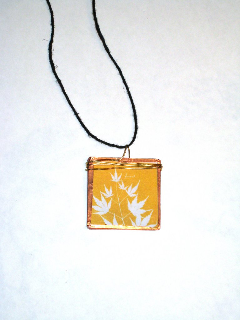 027 A - (SOLD) Maple outline in gold